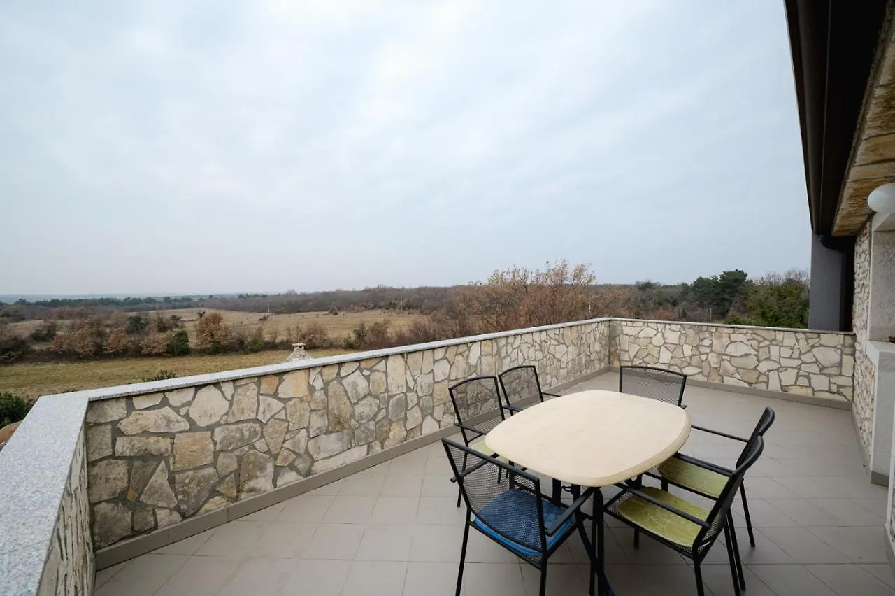 Apartment Cupilija - Parenzana Bike Trail 乌马格