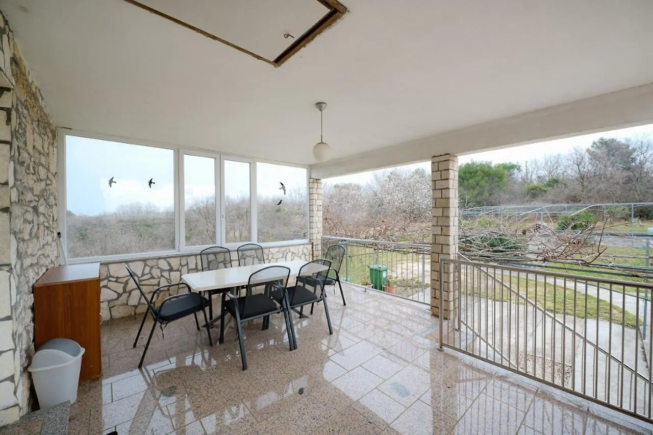 Apartment Cupilija - Parenzana Bike Trail 乌马格